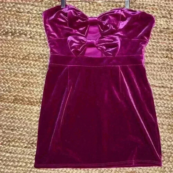 Avec Les Filles Bow Strapless Cutout Velvet Minidress Large - Picture 7 of 7